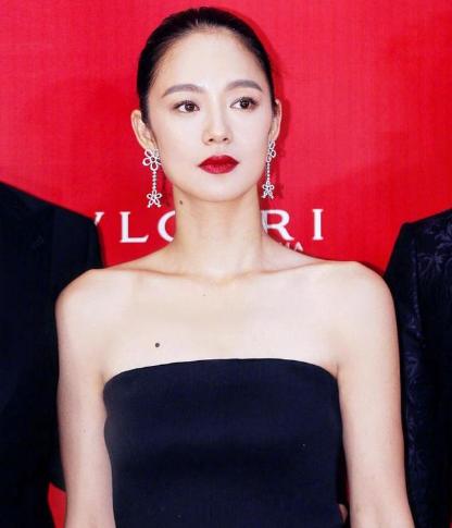 猪八戒|42岁周韵首次参加综艺,头顶簪花状态绝佳,怪不得会迷倒姜文20年