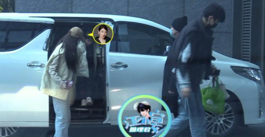 张雨绮|HU7603航班起飞前发生意外,张雨绮在机舱内拔腿就跑,助理拉不住