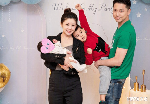 李小萌|辣妈李小萌晒近照，生下二胎半年恢复孕前身材，排骨胸吸睛十足