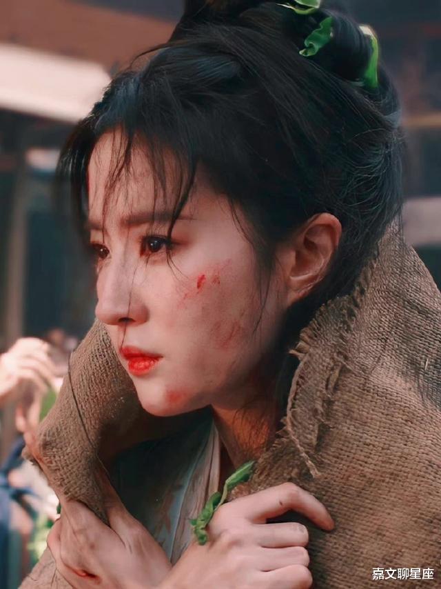 刘亦菲|刘亦菲的“灰头土脸”，林允的“狼吞虎咽”，足以让多少同行羞愧