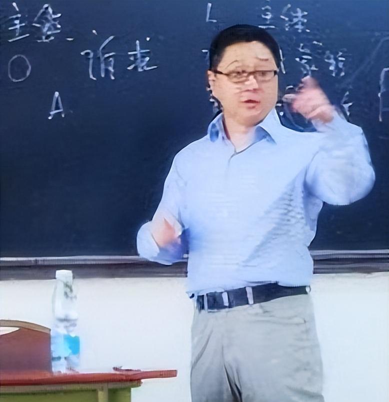 大学生|“央视名嘴”张绍刚:走到今天这个地步,怪不得别人