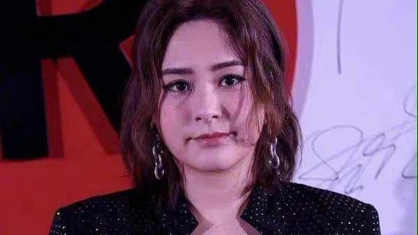 阿娇 41岁阿娇减肥20斤仿佛90后，终于没有“大妈”感了，她是怎么做到的？