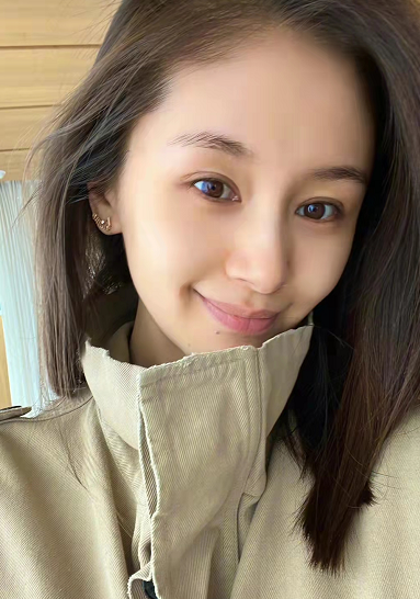 王子文|35岁王子文素颜正面照曝光！皮肤白皙似少女，坐吴永恩肩上太幸福