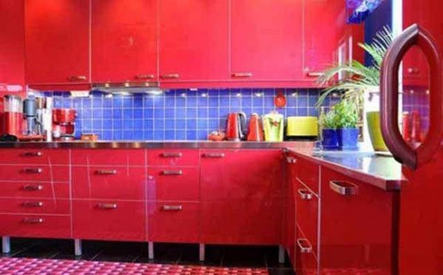 婆婆40万装修的婚房,全屋一片血红色,我快要“疯”了,这能住么