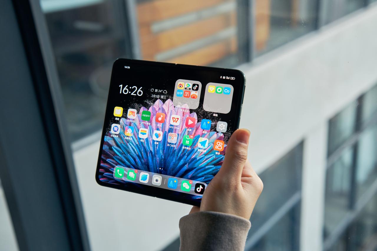 折叠屏|时间证明了，折叠屏手机根本就不是玩具。当下传统直屏手机其实瓶颈已经很明显了