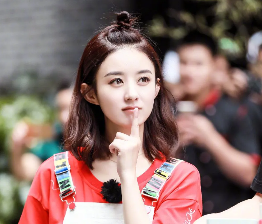赵丽颖|赵丽颖，很努力的小姑娘，给自己定位在演员就做好自己该做的事情