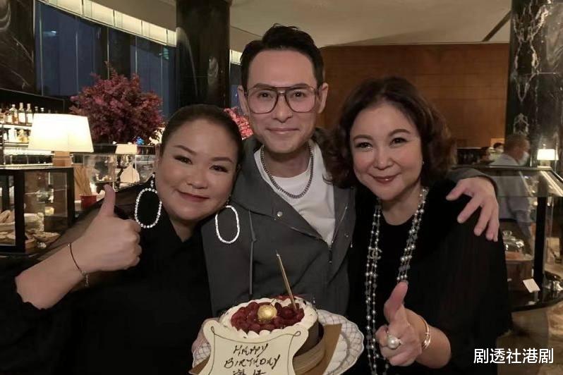 海俊杰|知名港星庆祝50岁生日!化妆师妻子高调现身,女方身材引关注