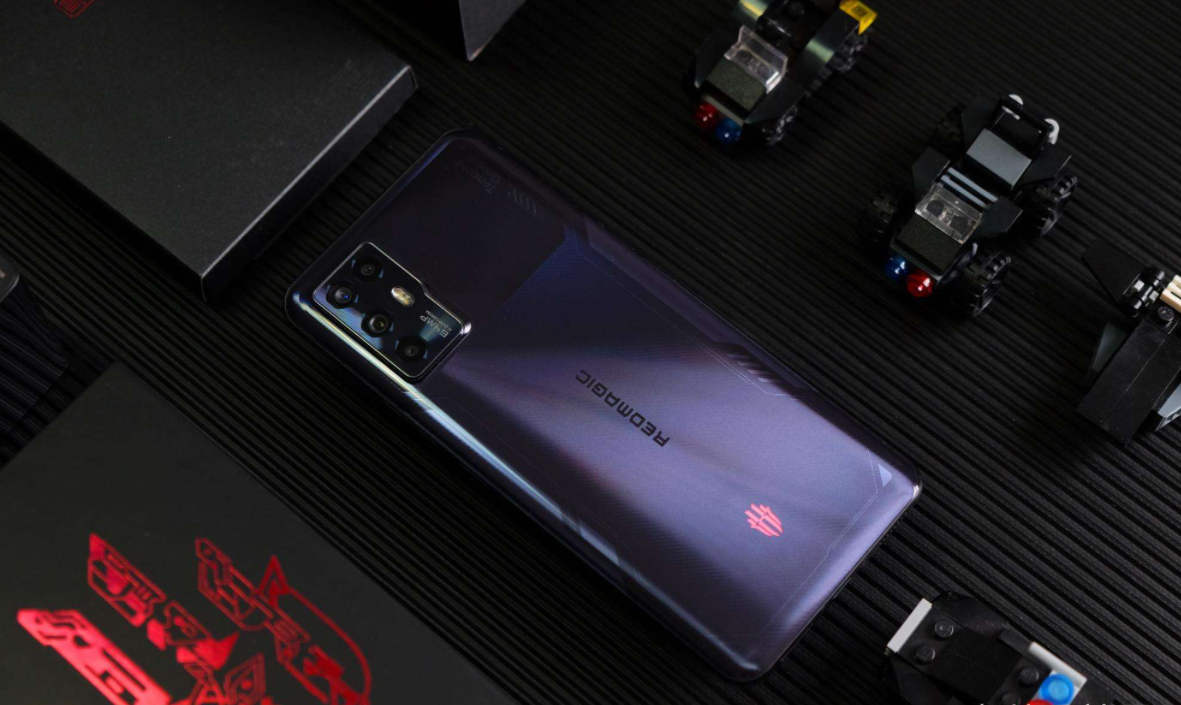 游戏手机|游戏手机中的另类，12GB+256GB+6400万像素，顶配仅售2899元