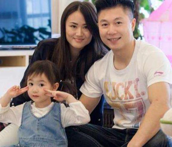 美国队|奥运冠军恋爱时妻子只有15岁，如今身价过亿，女儿已入美国籍