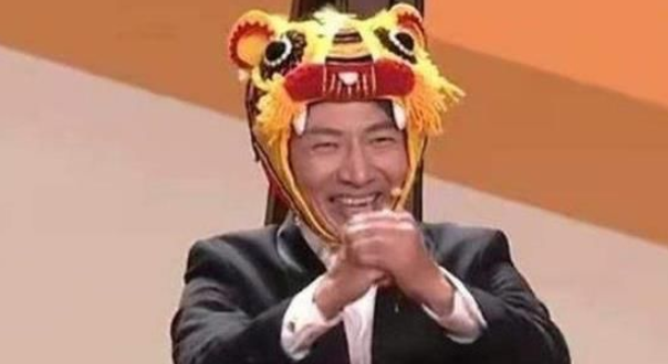 冬奥_北京冬奥|邓超春晚舞台上的“多动症”，真正原因找到了：他在跟撒贝宁互动