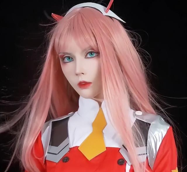 整容|真人芭比迪丽拉：富豪甩400万要求卸妆，直播间网友看完沉默了！