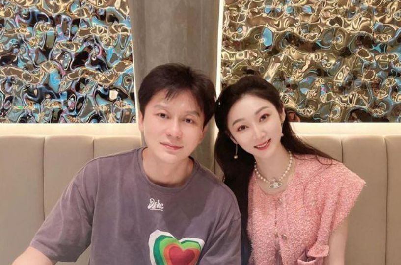 李晨|43岁李晨出席活动,近照面部浮肿明显,模样状态沧桑认不出