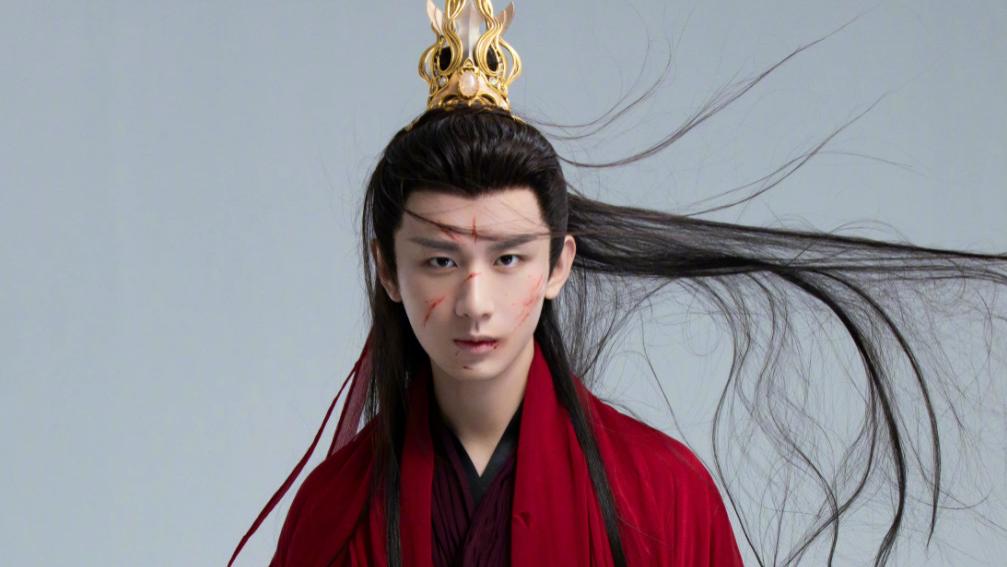 |曾被嘲“小厮脸”，今走红成男主，这三位男星一个比一个“狠”！