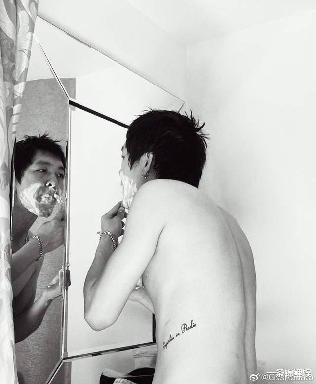 张哲轩|张哲轩马思纯官宣恋情，粉丝不送祝福反劝其好好搞事业，为哪般？