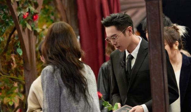 大侦探|《大侦探》全程高能，张若昀唱恐怖童谣，吴昕说他是“爱情疯子”