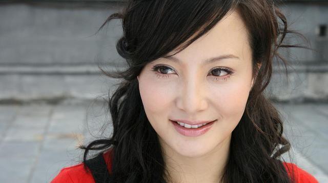 整容|整容老去VS优雅老去，4对同龄女星今昔对比，差距一目了然