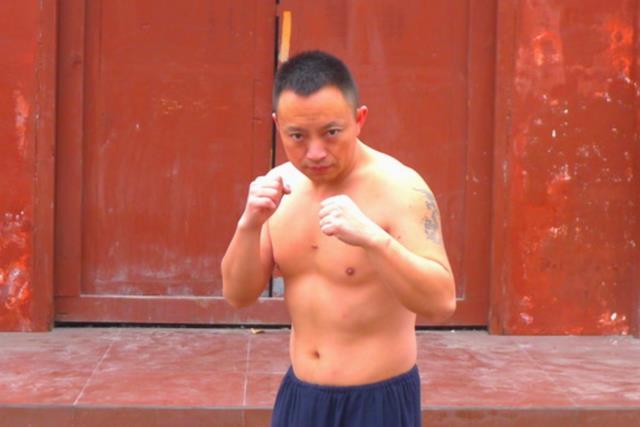 散打|丁剛的功夫造詣如何？實(shí)力達(dá)武術(shù)散打7段，曾斬獲過(guò)20多枚金牌！