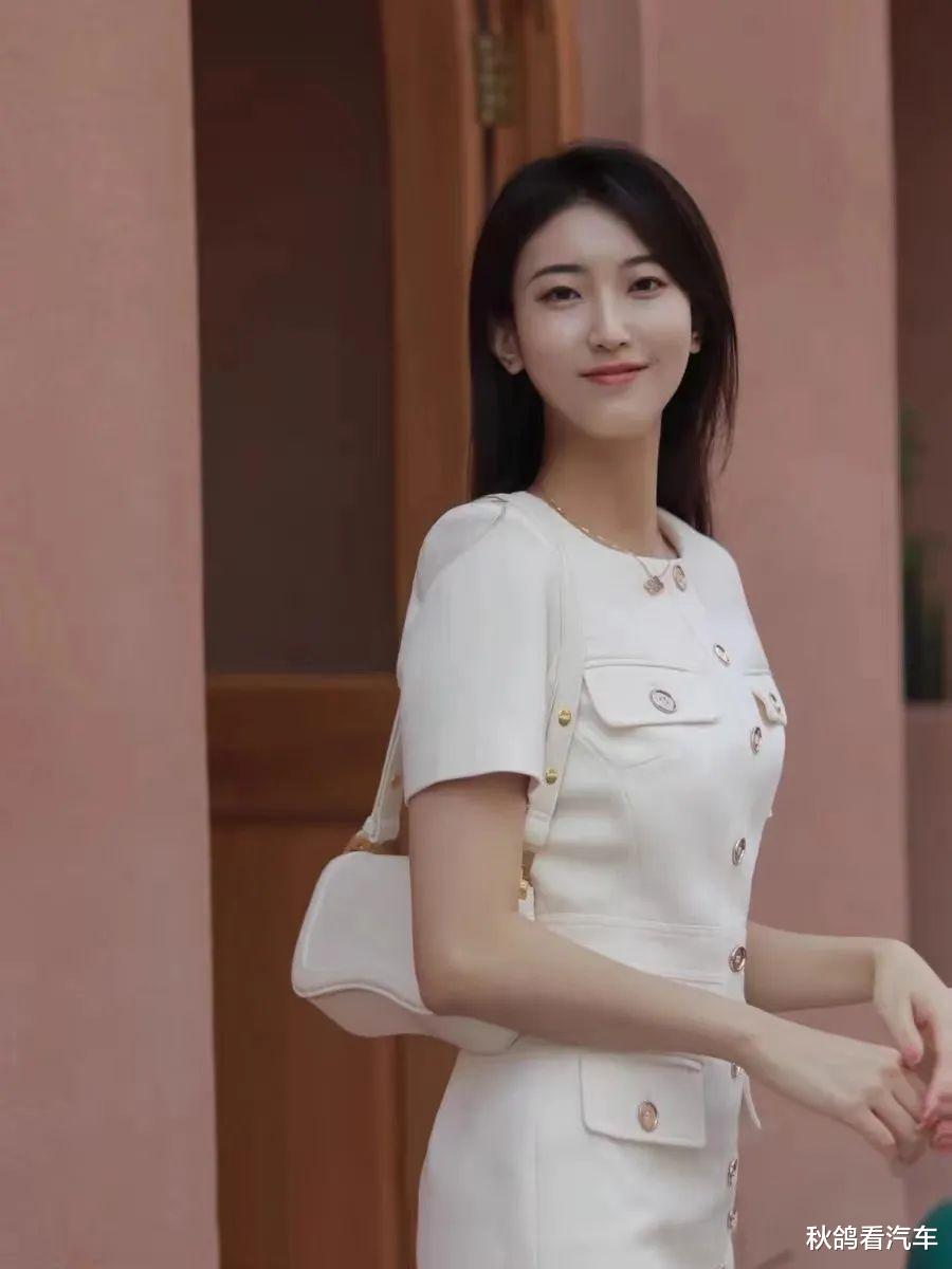 穿衣搭配|火了20年的富家千金脸，凭什么是她？