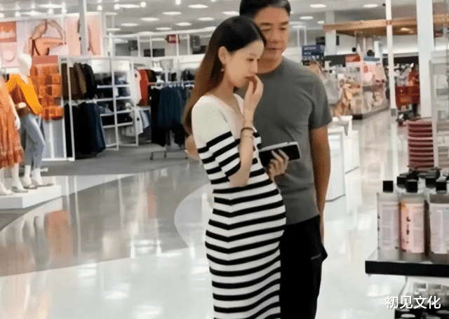 刘强东|刘强东刘婧尧和解内幕曝光！女方索赔金额高达7亿，律师能抽成40%