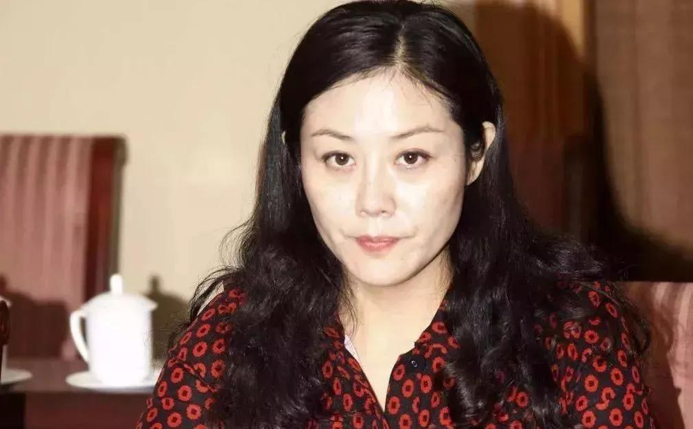 美女贪官姜保红:靠“权色交易”迅速爬到副市长,被捕后获刑12年