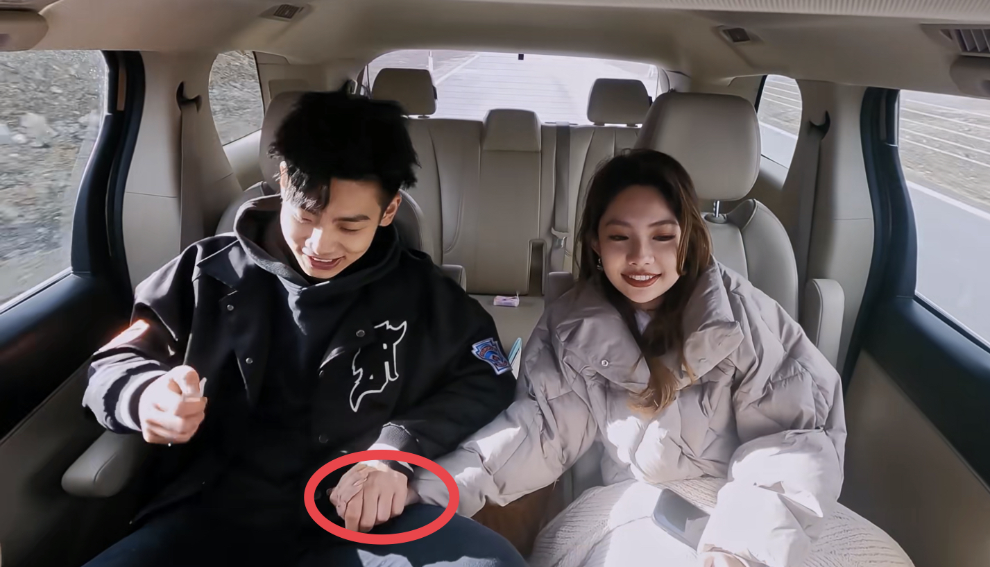 怦然心动20岁第二季|怦然2:王子凡为夏英歌写歌,音乐封面是项链,1处细节暗示结局