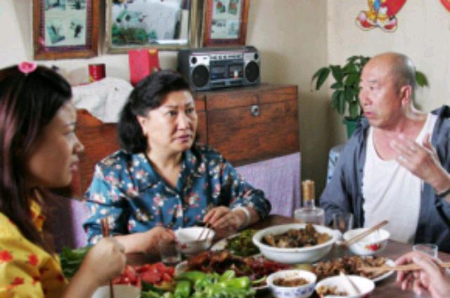 高秀敏|高秀敏徒弟引热议！公开表示《乡村爱情》没有《圣水湖畔》好看