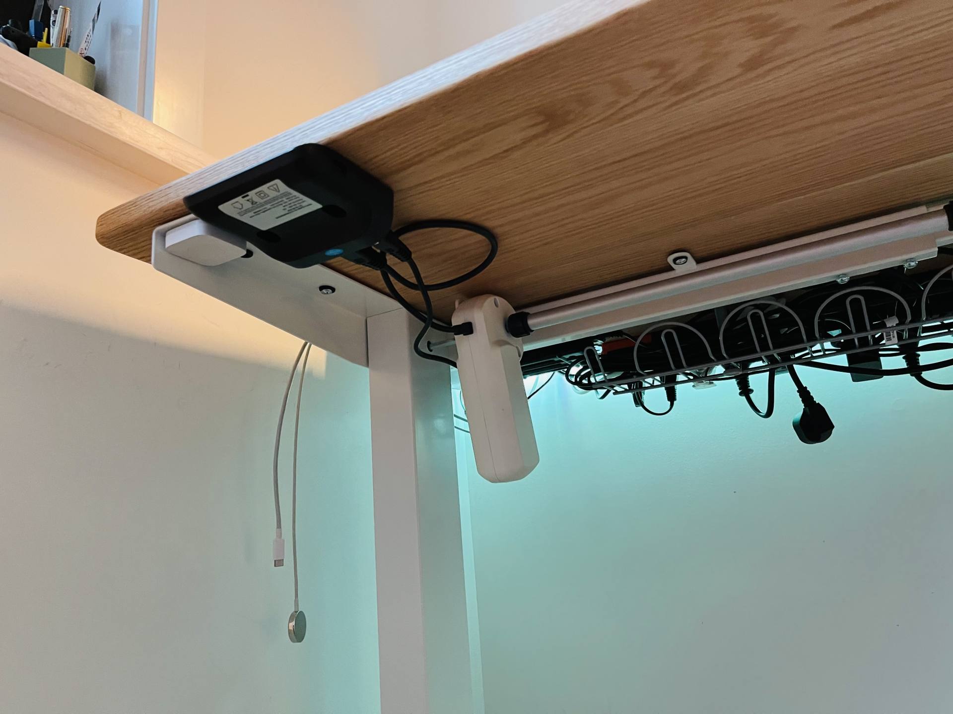 桌面改造计划一，升级实木升降桌，附桌下理线经验