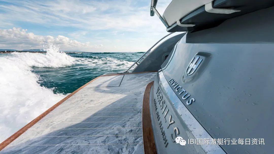 创新还是瞎搞？意大利造船商推出大理石甲板游艇