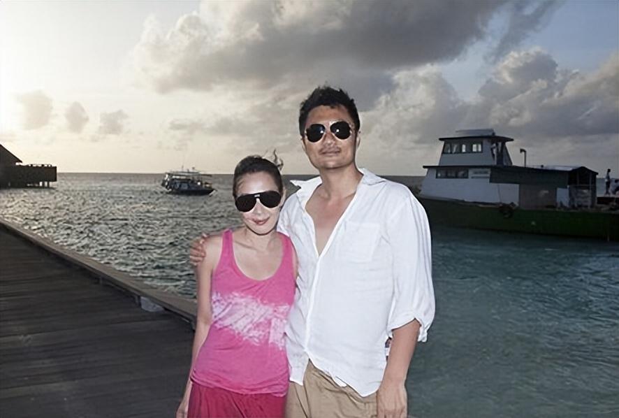 徐峥|不领证,分房睡,吃喝拉撒全AA,这样的婚姻,他们图的啥?