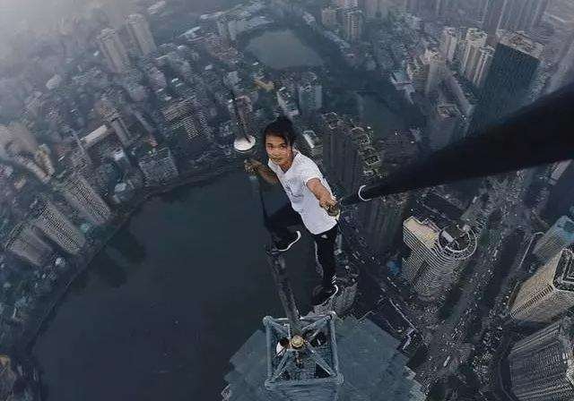突然离世的网红,冒险王命葬冰川,泡泡龙猝死,吴永宁意外坠亡