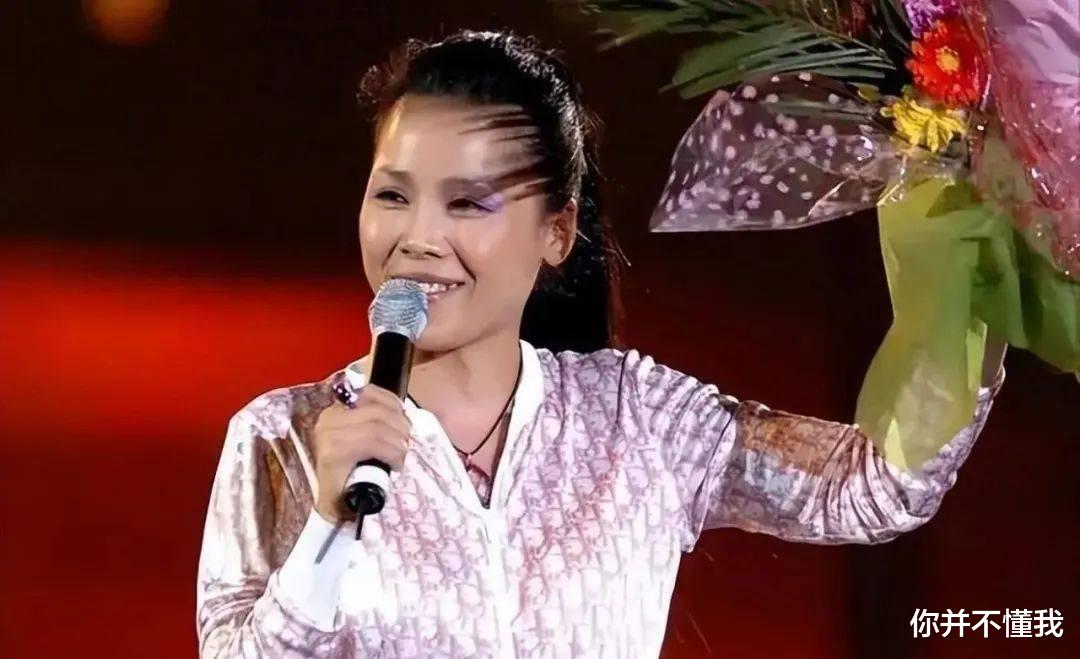 豪宅|国内赚钱国外花，这6位知名明星移居国外，住豪宅开豪车