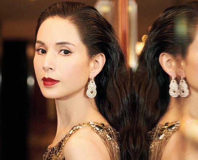 杨幂|年过半百还在装嫩的六位女星，美颜年轻30岁，生图却变老奶奶