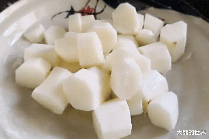 夏秋换季别乱吃！牢记“吃3白忌2瓜”，顺季而食，安稳过秋天