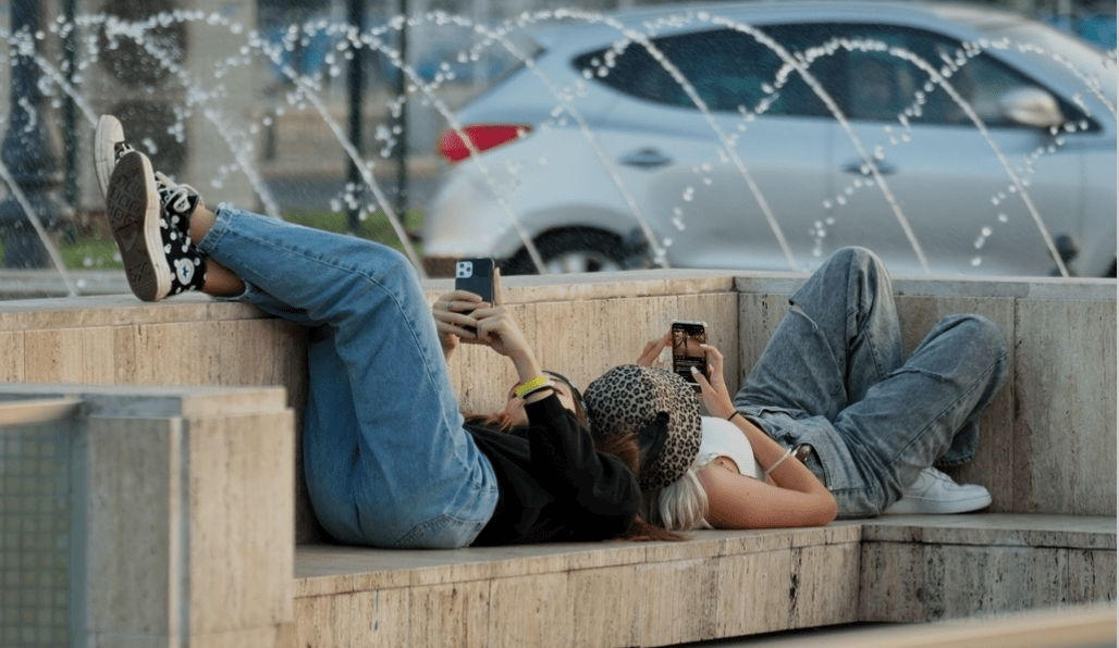 智能眼镜|年轻人都爱玩的观影神器SC-AIO8 XR智能眼镜,到底是什么?