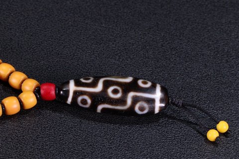 天珠|【藏传精品九眼天珠雕刻观音黄雪巴链】