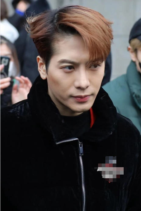 明星|春晚二次联排明星“众生相”:宋茜冻成可爱多,吉克隽逸大白腿抢镜