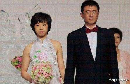 張怡寧|40歲張怡寧宛如少女！大20歲富豪老公已成老頭，很會(huì)哄老婆開心