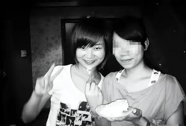 2011年,16岁男孩跳桥,安徽19岁女孩一吻救人,真相大白后被赞扬
