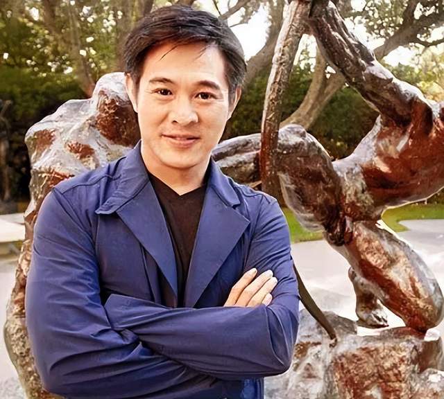 李连杰|李连杰有泪:在香港走红后还受欺负,以罢演反抗,经纪人遭枪杀