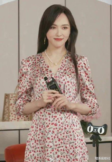 唐嫣|40岁唐嫣直播状态依旧能打，《繁花》能让她弯道超车吗？