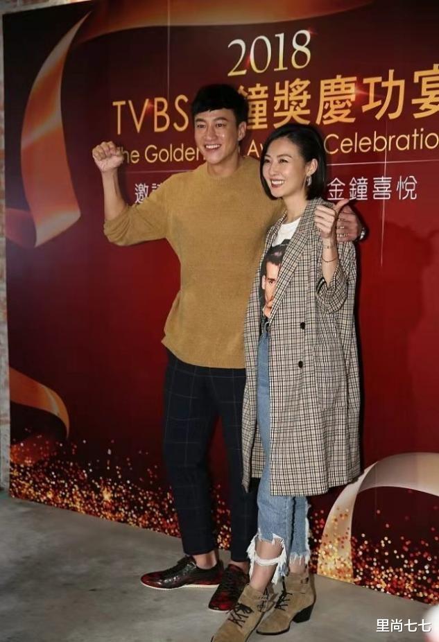 食材 何润东夫妇合体露面,小8岁娇妻剪短发变高级脸,颜值太高