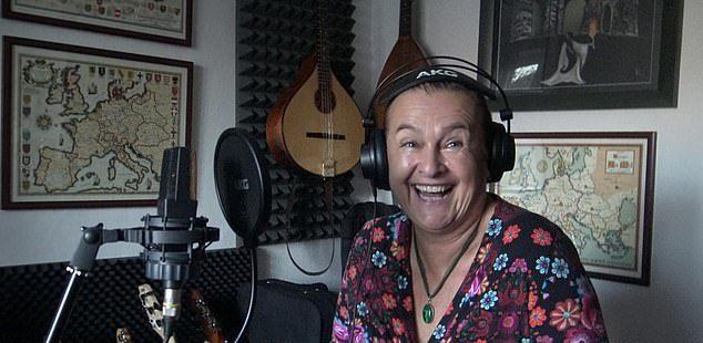 新型冠状肺炎|捷克反疫苗女歌手，为出门玩故意感染新冠，还来不及开心就彻底悲剧了