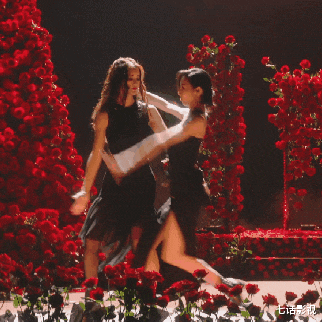 姐姐|扯头花OUT！姐妹情才是王道，《乘风破浪3》找到了新“流量密码”