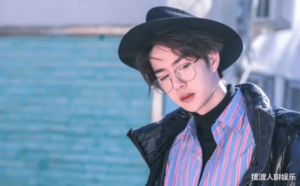 警察|再一次为人民警察献歌,王一博低声演绎歌曲,感谢警察们