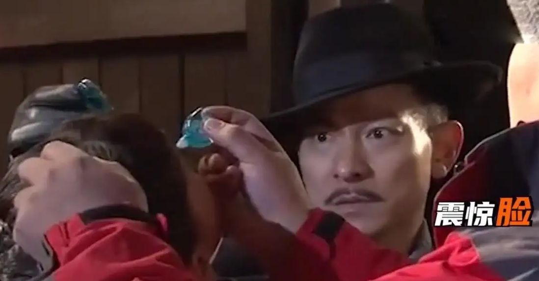 微笑|baby新剧哭戏登热搜，粉丝夸演技有进步，微笑唇瞪眼式表演遭吐槽