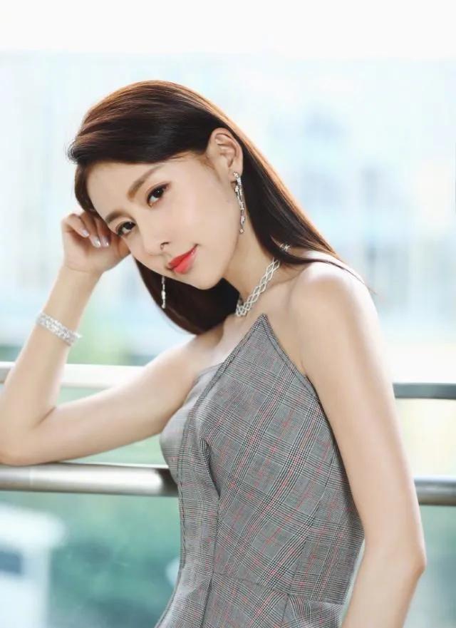 富二代|国民媳妇,疯狂讨好富二代,一心想嫁豪门,比起事业她想嫁豪门?