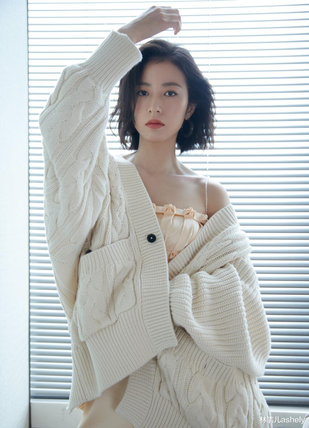 眼线 周雨彤的内双让她可塑性更强，张佳宁的少女感更离不开她的小内双