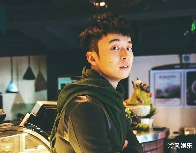 董子健|被四旦双冰抱大，看似带资进组却成影坛炸弹，这个富二代活成榜样