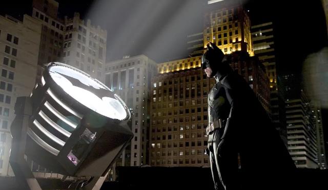 克里斯托弗·诺兰|《新蝙蝠侠》拯救了诺兰电影所犯下的错误？