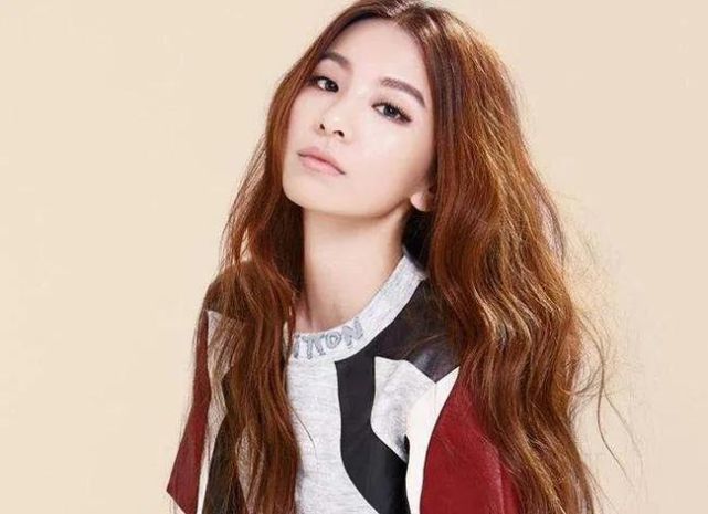 田馥甄|田馥甄外网发“打肿脸”被质疑立场，此前曾多次发表不当言论